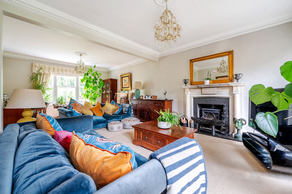 Property photo 2 of 15 Sitting Room