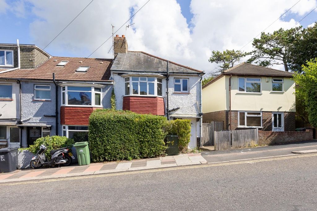 Property photo 1 of 13 Coombe Road-30.Jpg