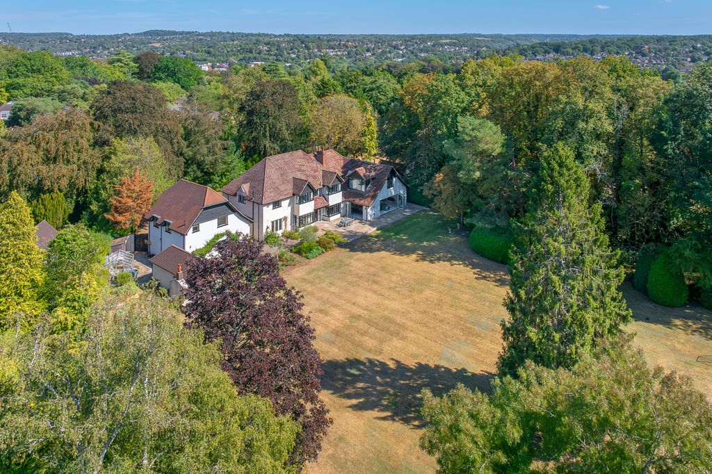 Property photo 1 of 28