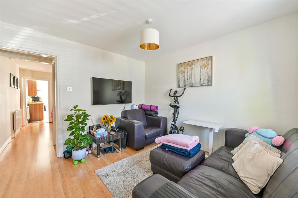 Property photo 2 of 10