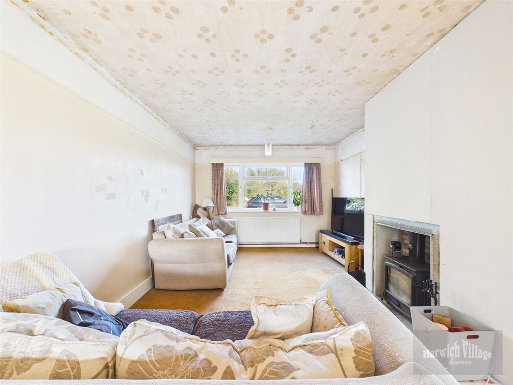 Property photo 3 of 17 Picture 3