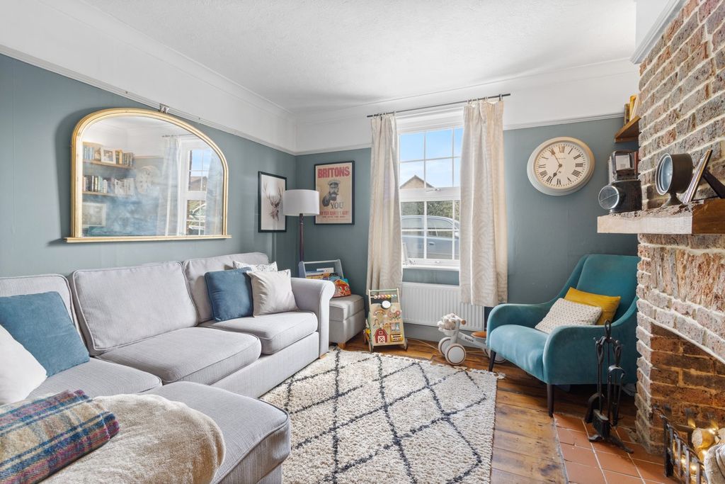 Property photo 2 of 25