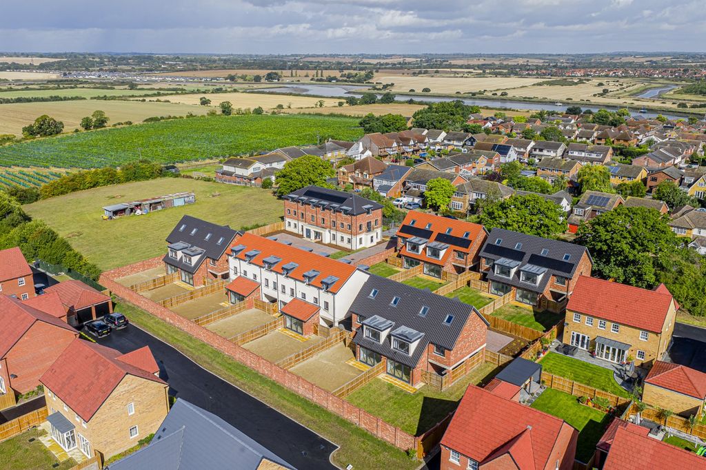 Property photo 3 of 40 Picture No. 48