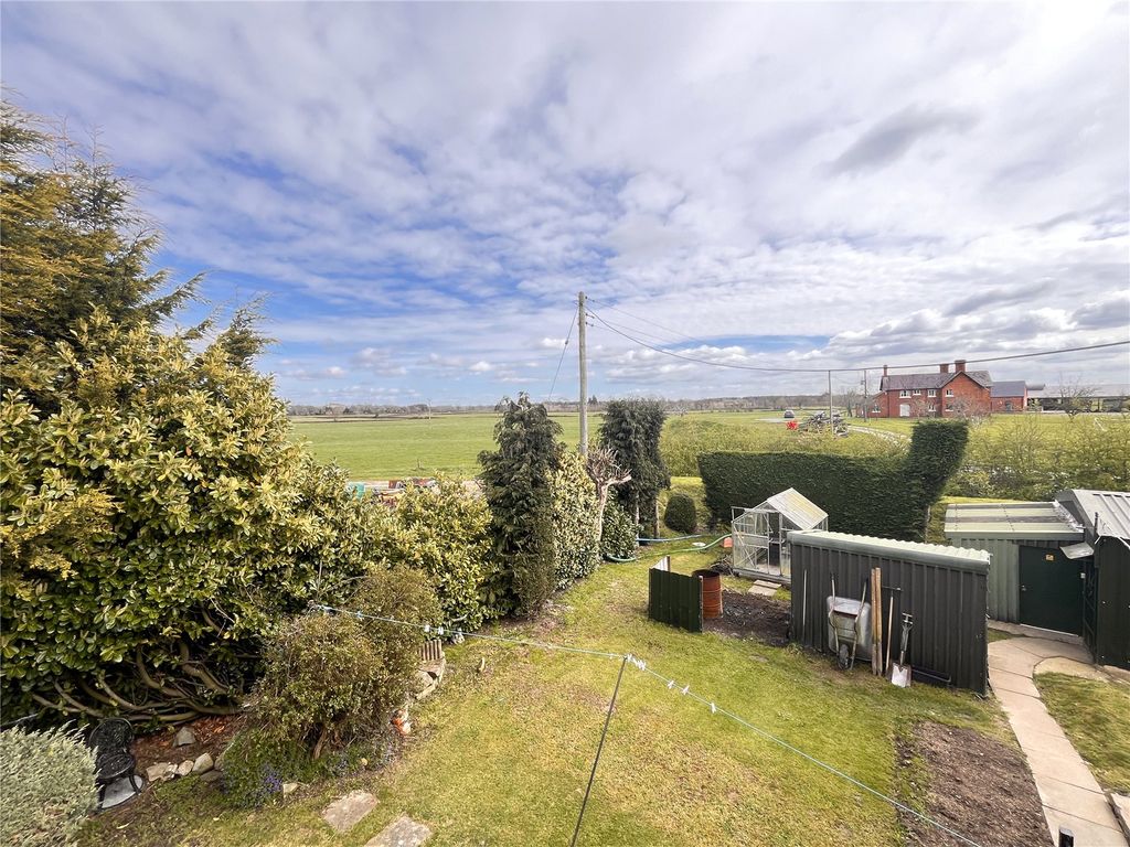 Property photo 3 of 33 Picture No. 19