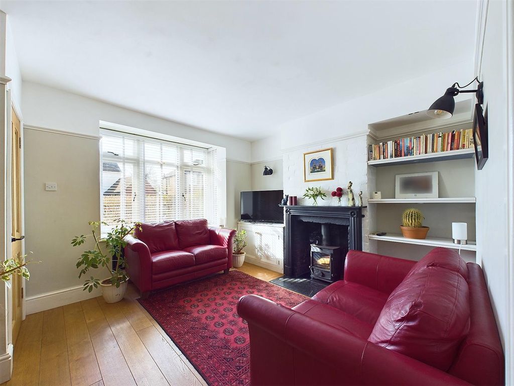 Property photo 3 of 16