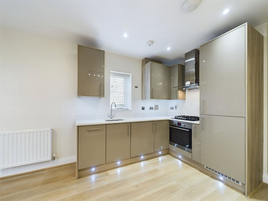 Property photo 2 of 9 Picture No. 27