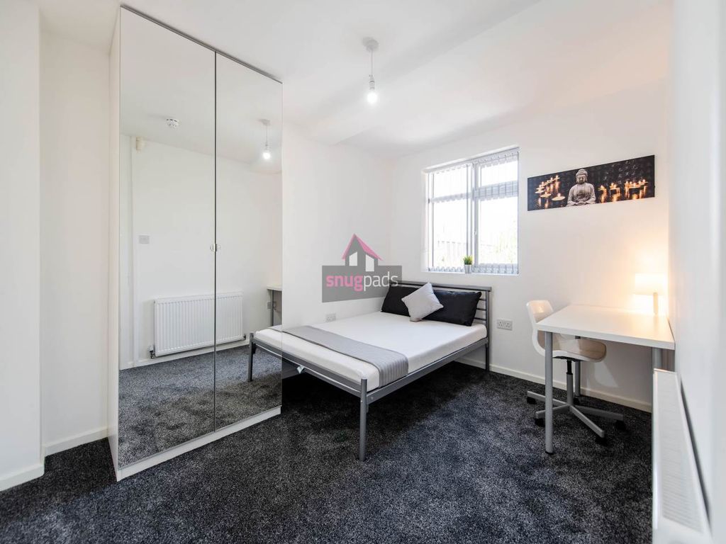 Property photo 3 of 6 9