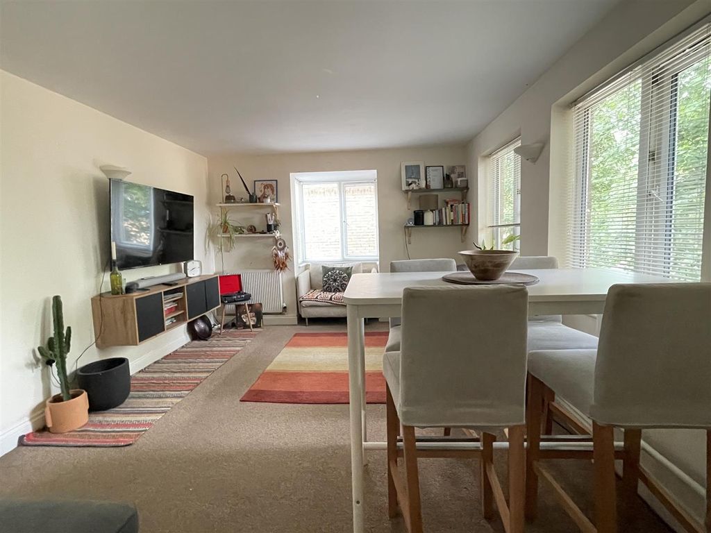Property photo 3 of 7 Sitting Room
