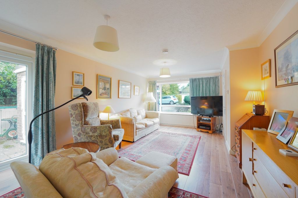 Property photo 3 of 16 Picture No. 11