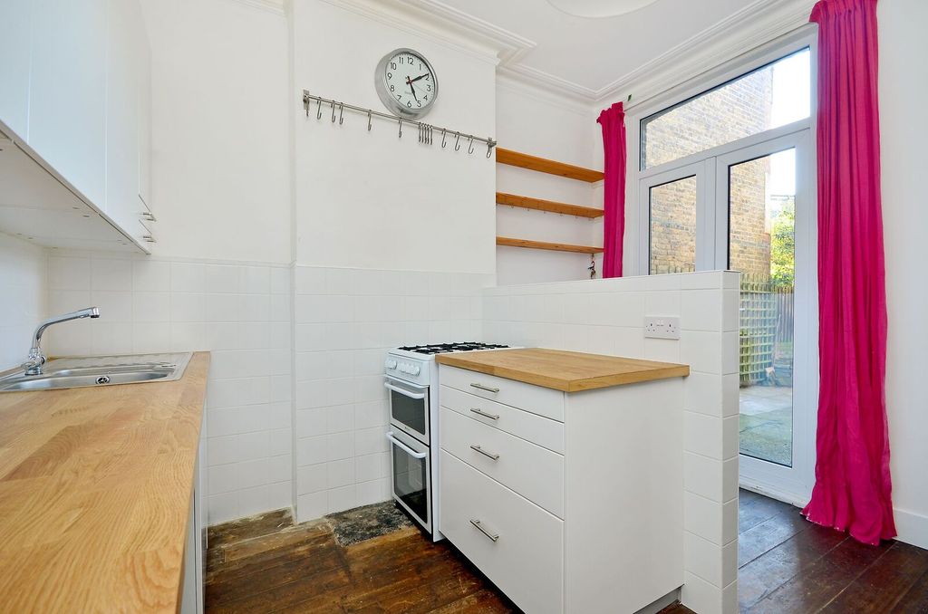 Property photo 3 of 16
