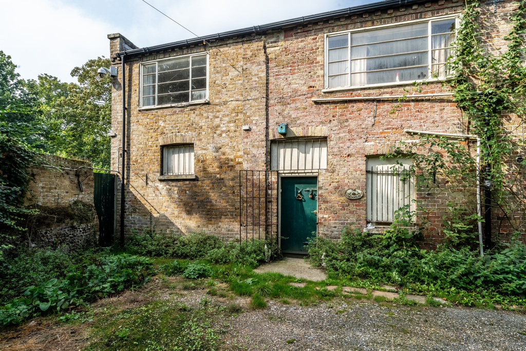 Property photo 1 of 6