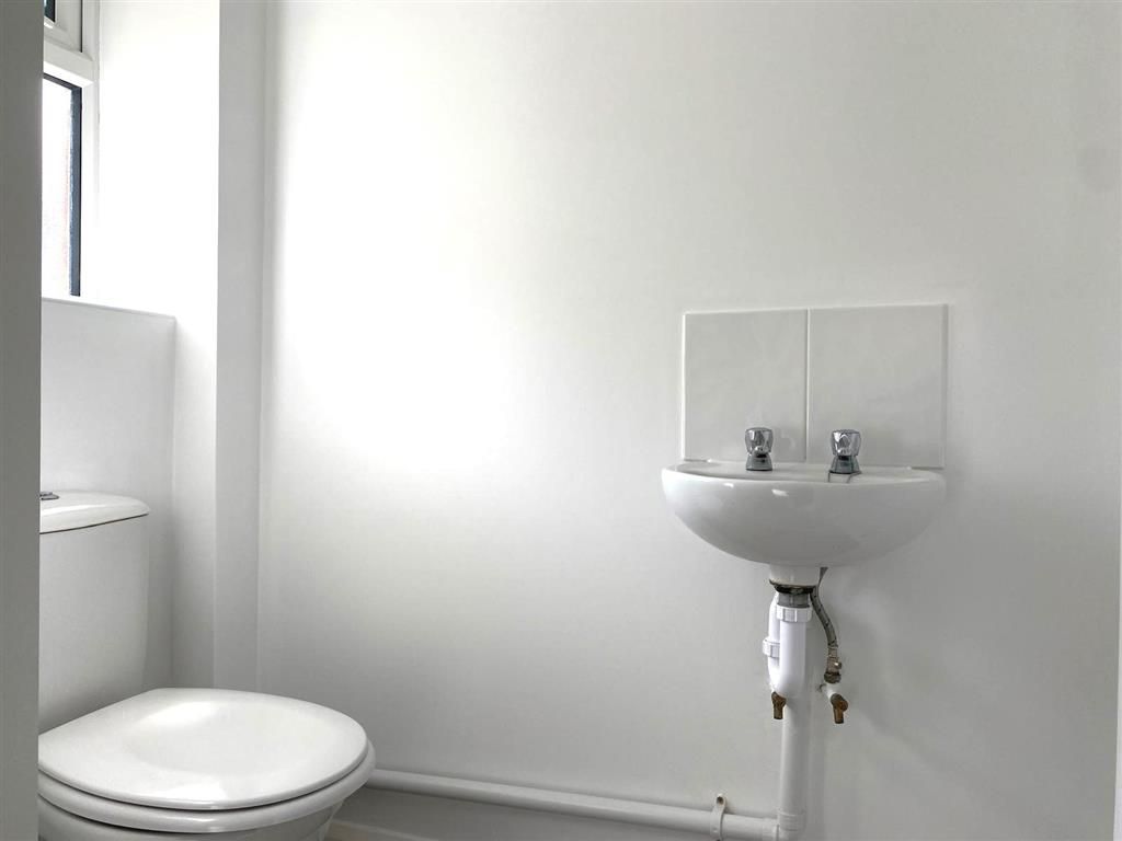 Property photo 3 of 10 Cloakroom/wc