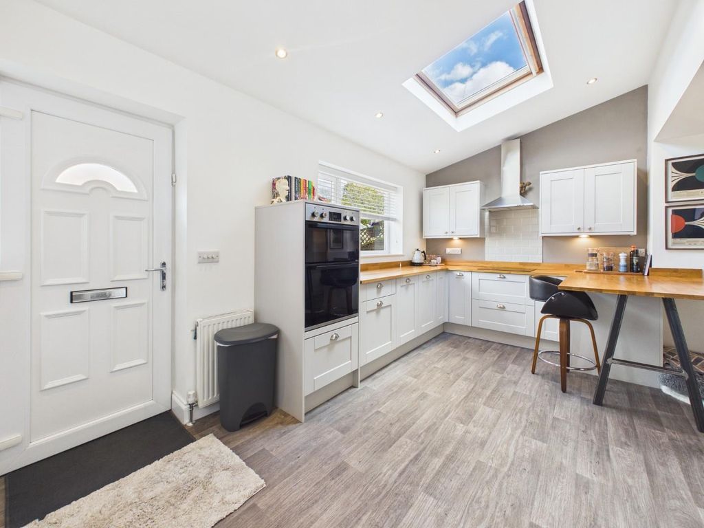 Property photo 3 of 23 Cam04899G0-Pr0324-Still001.Jpg