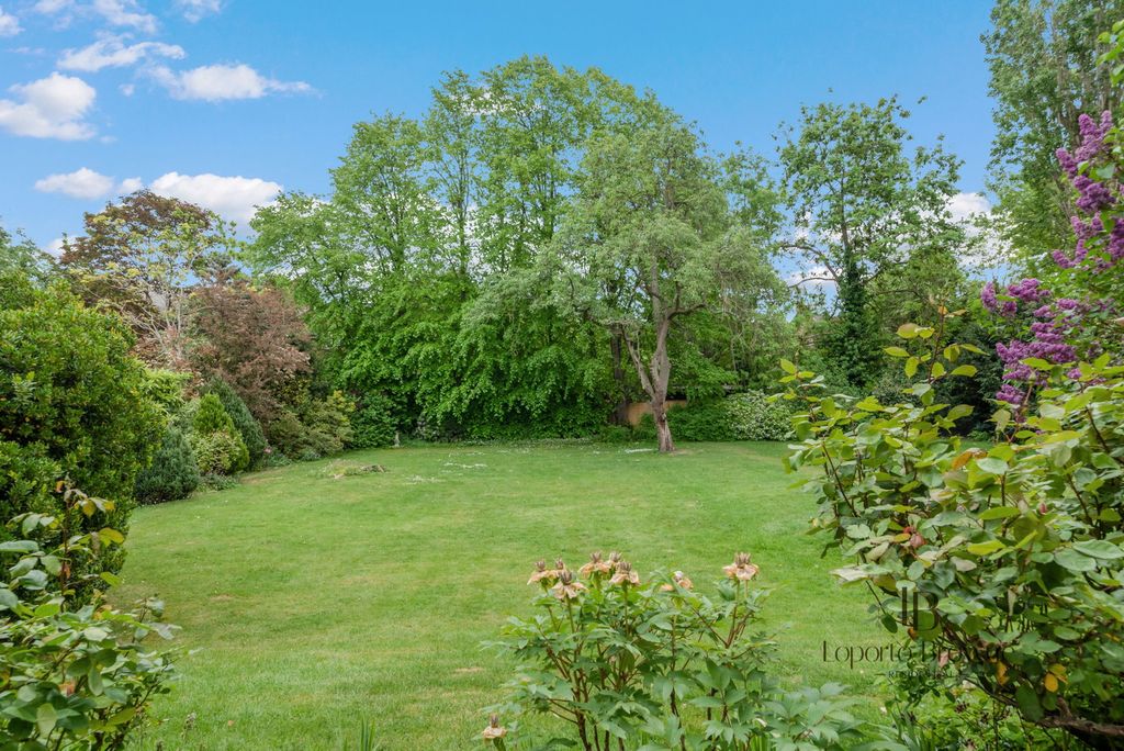 Property photo 2 of 23