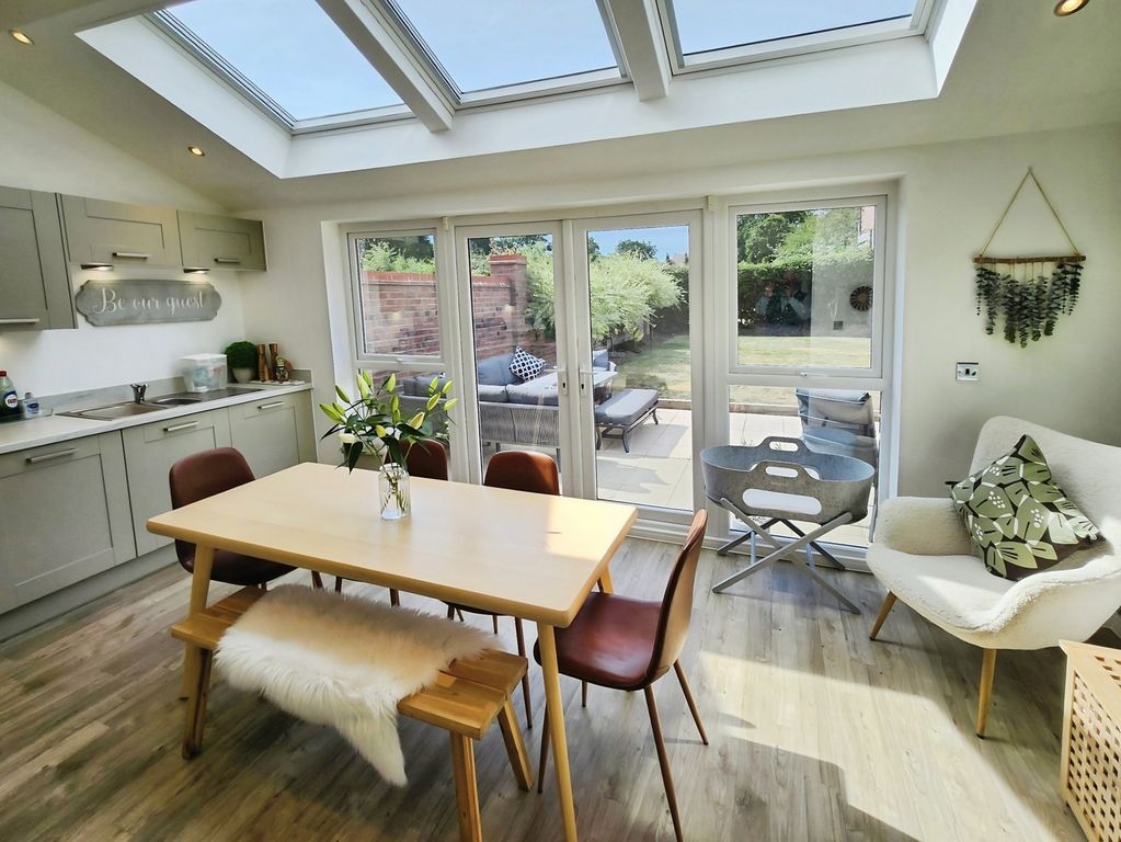 Property photo 3 of 18 Kitchen Diner