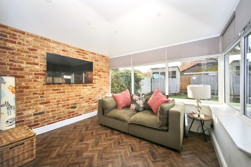 Property photo 3 of 25