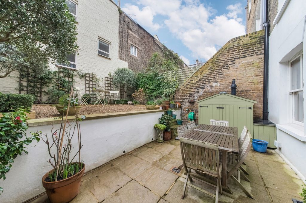 Property photo 2 of 10 Garden