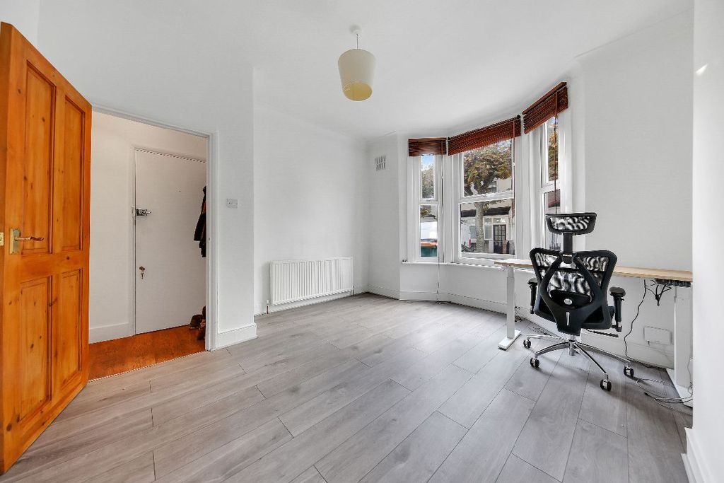 Property photo 2 of 18