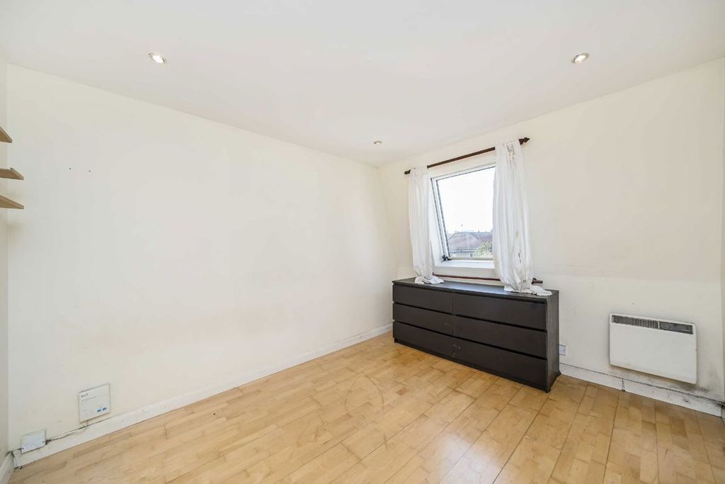 Property photo 3 of 5