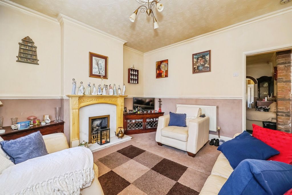 Property photo 3 of 17