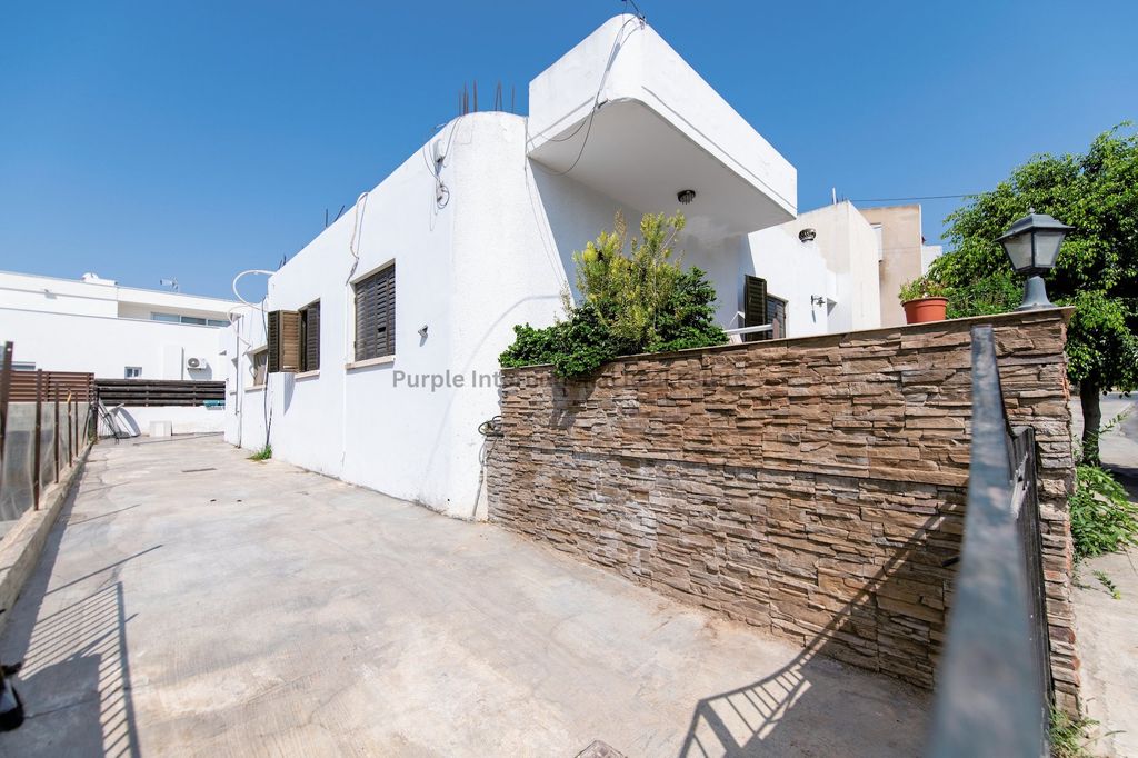 Property photo 1 of 39