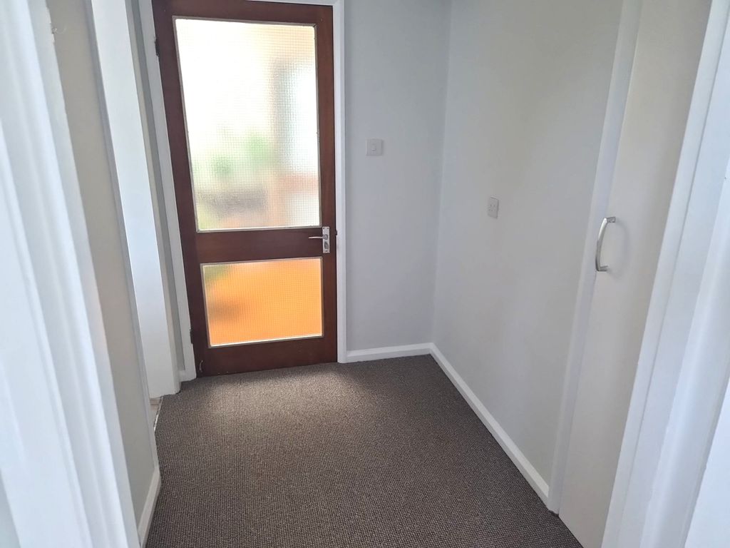 Property photo 2 of 6 Entrance Hall