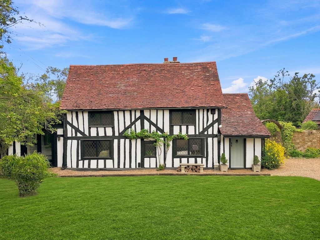 Property photo 1 of 19 Grade II Listed Home