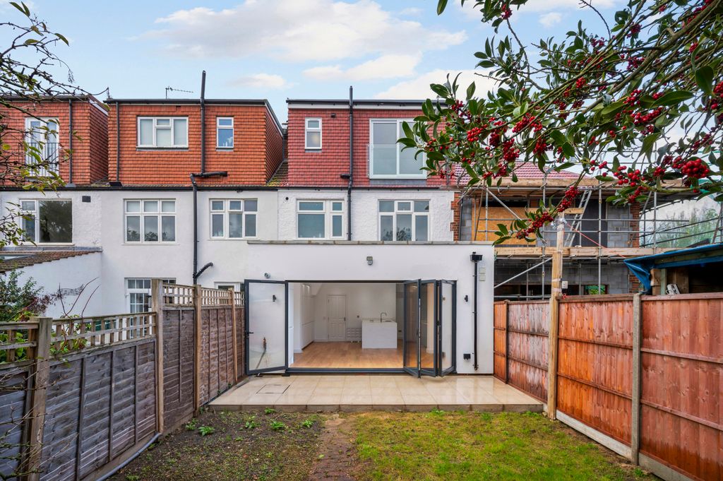 Property photo 1 of 20 Picture No. 11