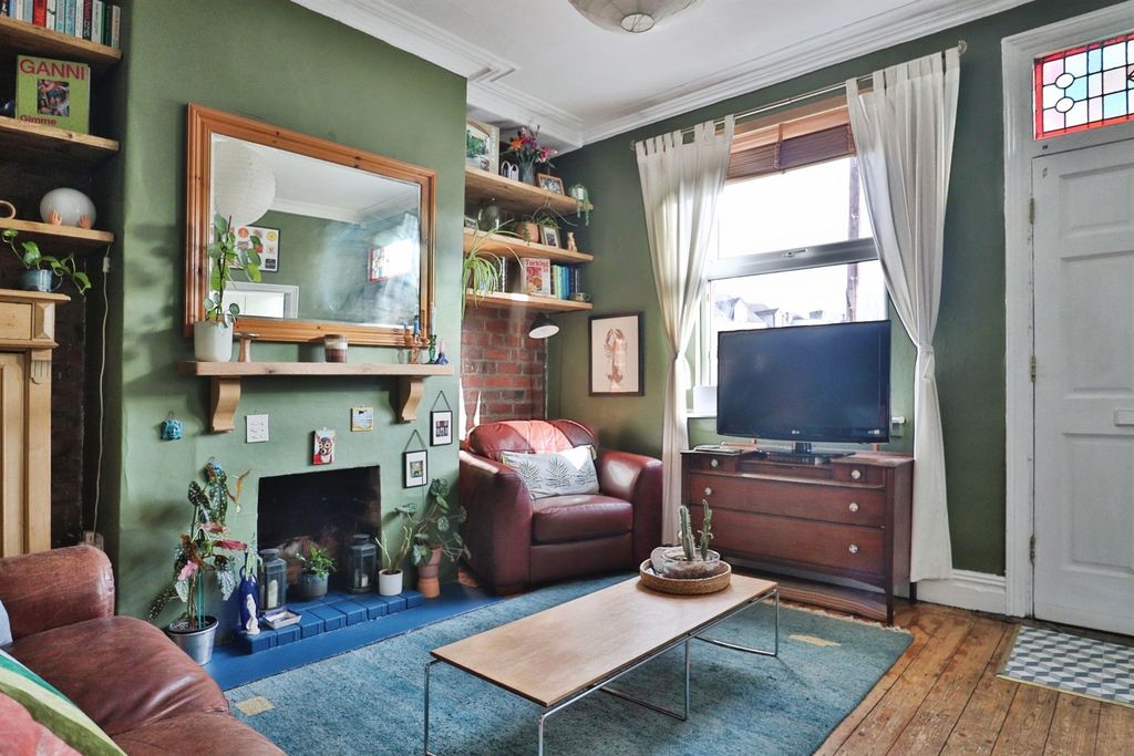 Property photo 3 of 17