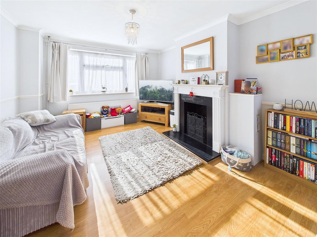 Property photo 2 of 18