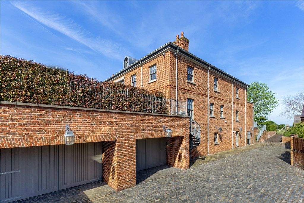 Additional image 35 of 6 bed detached house for saleChurch Gate, High Street, Edlesborough, Buckinghamshire LU6
