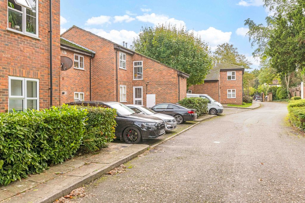 Property photo 3 of 11