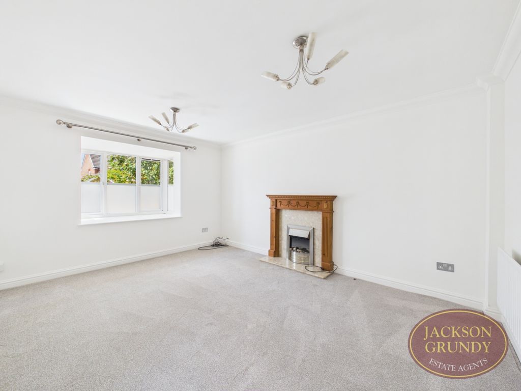 Property photo 3 of 18 Campbell Close