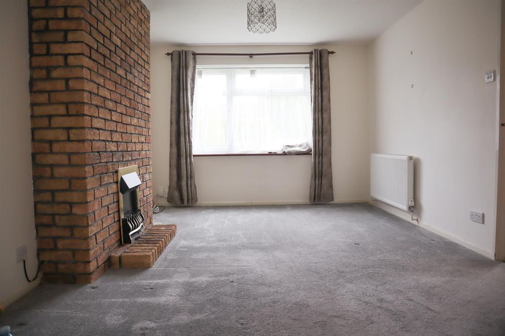 Property photo 2 of 12 Sitting Room