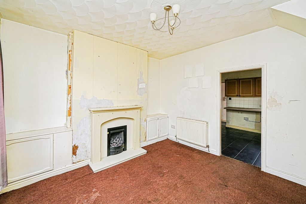 Property photo 3 of 18