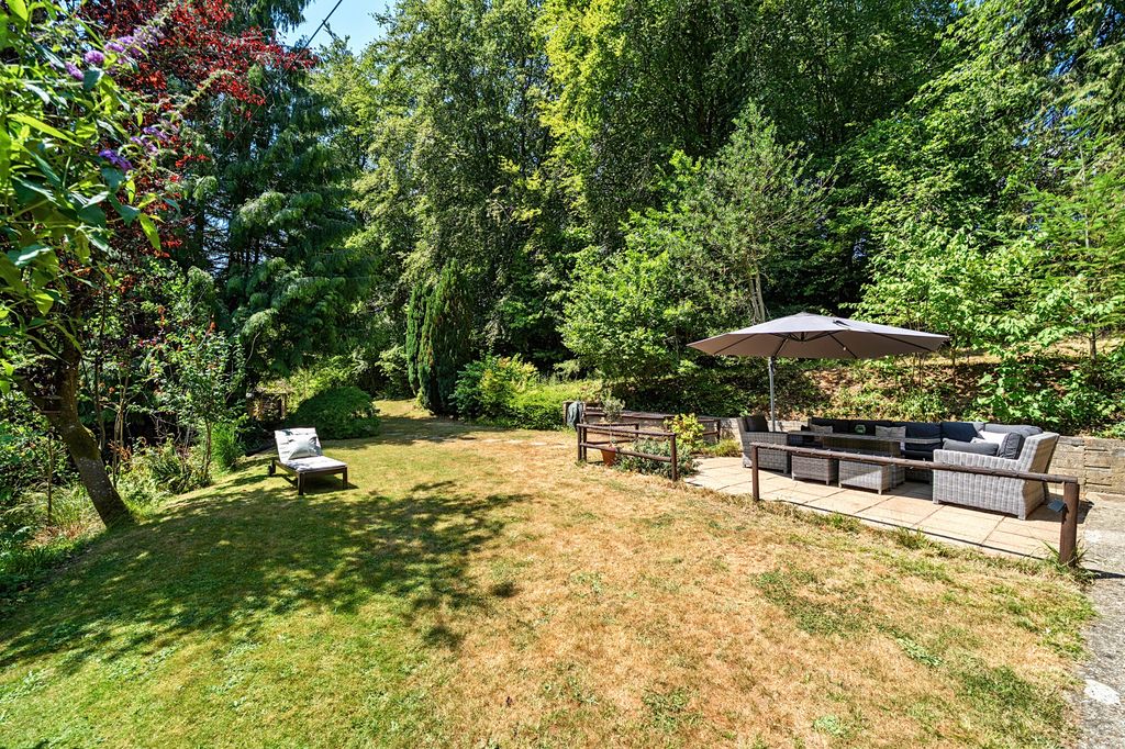 Property photo 2 of 20