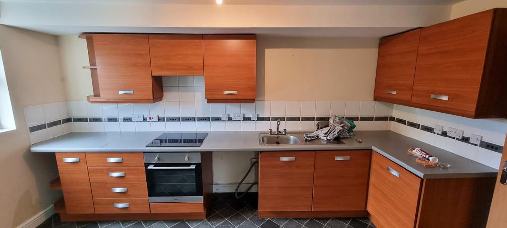 Property photo 3 of 8 Kitchen.Jpg