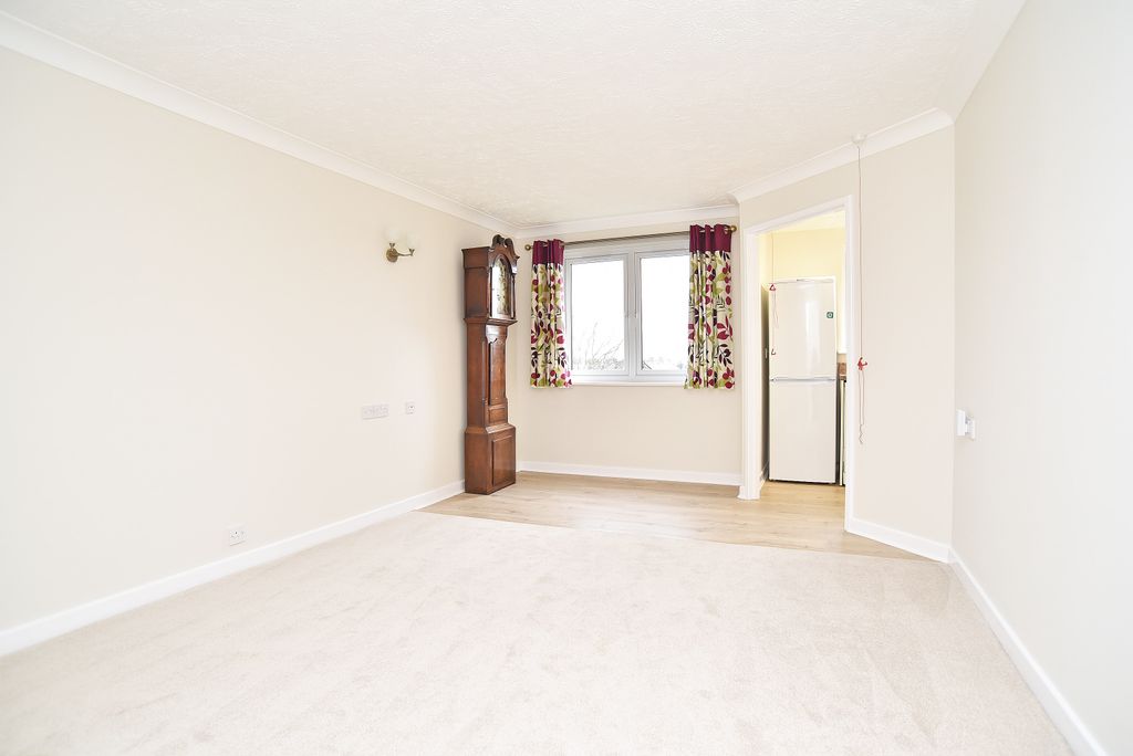 Property photo 2 of 9