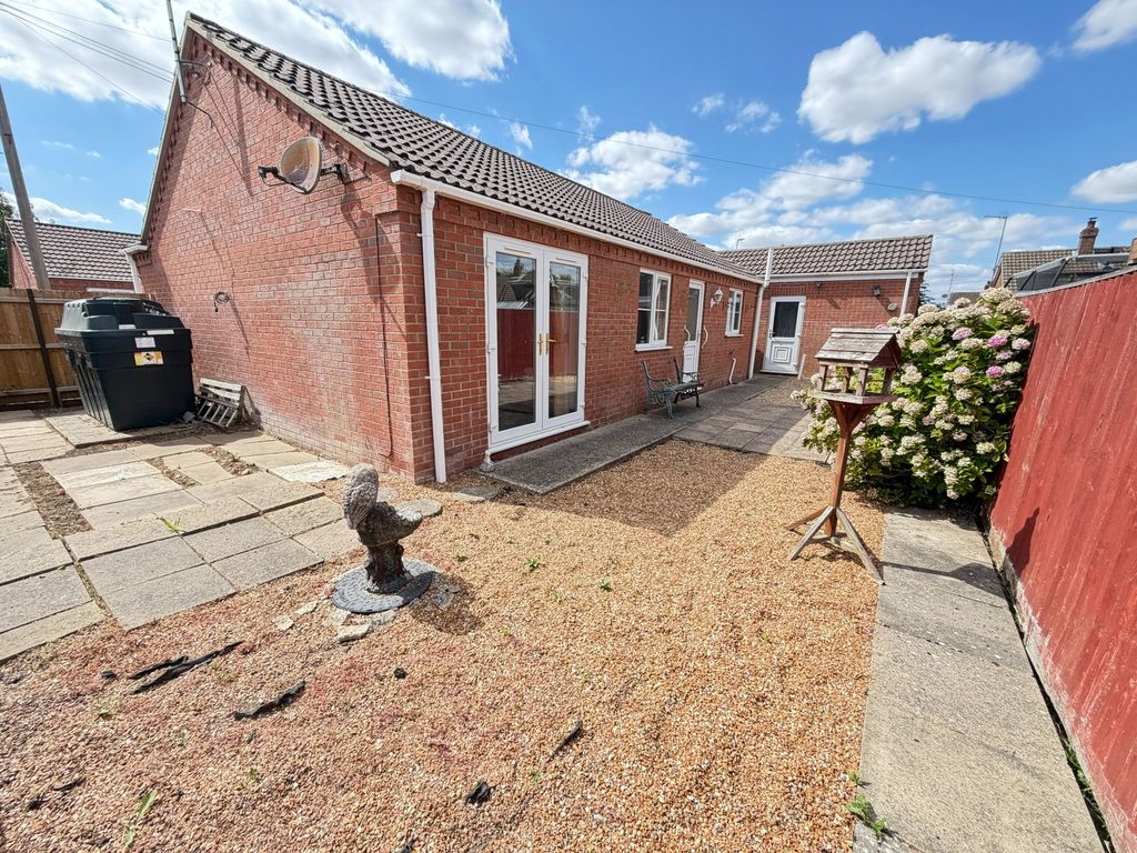 Property photo 2 of 17