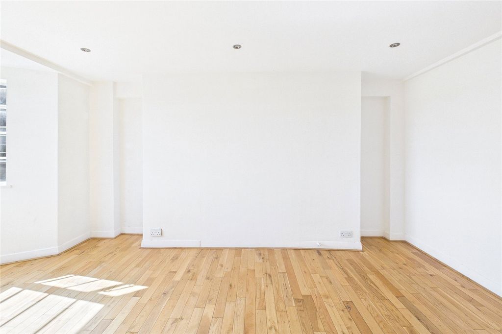 Property photo 3 of 12 Picture No. 09