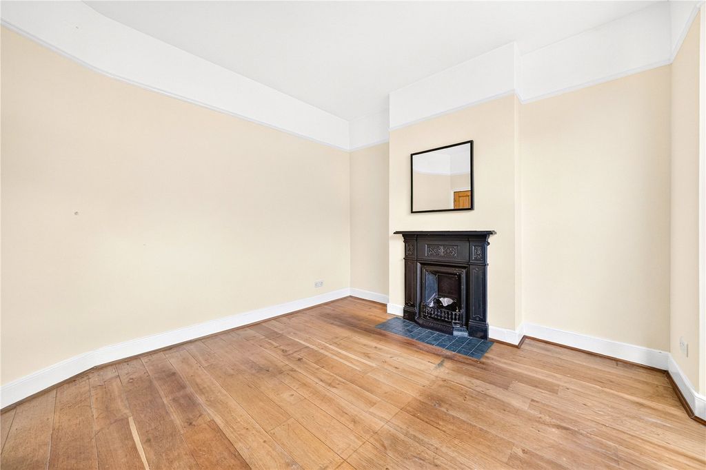 Property photo 3 of 18 Picture No. 23