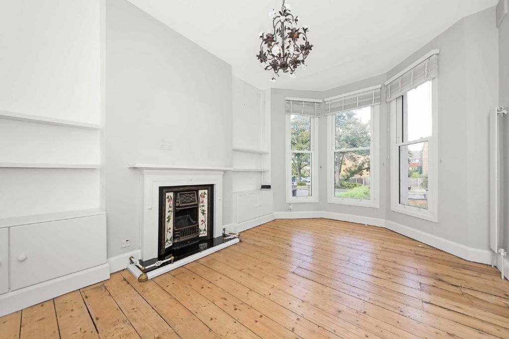 Property photo 2 of 7