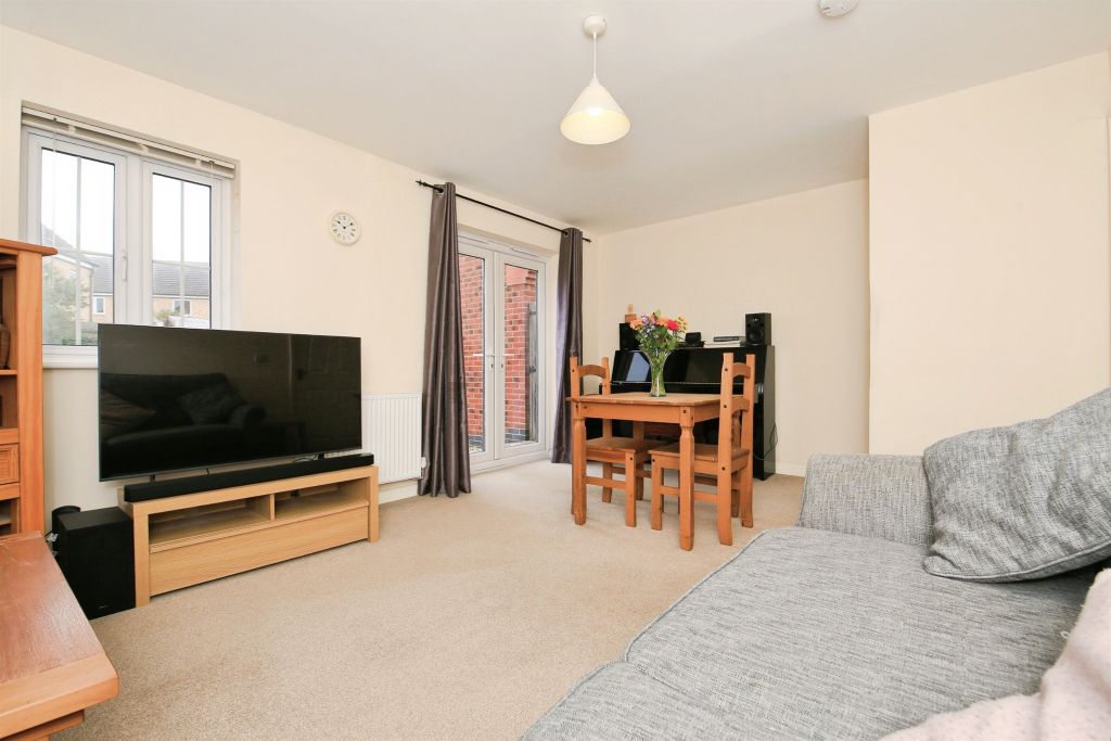 Property photo 3 of 11