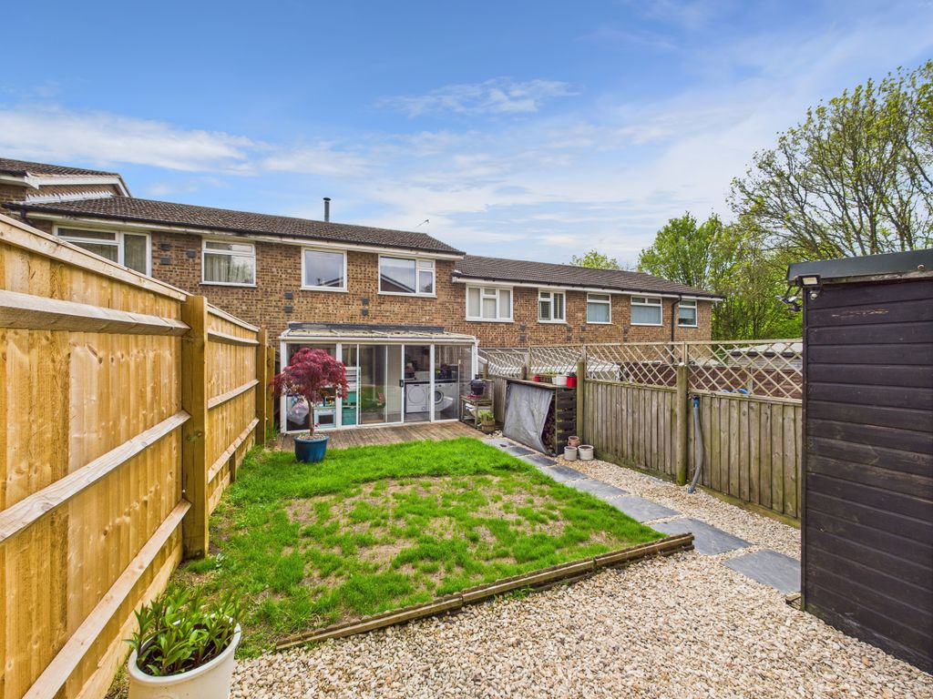 Property photo 3 of 12 Cam01354G0-Pr0488-Still020