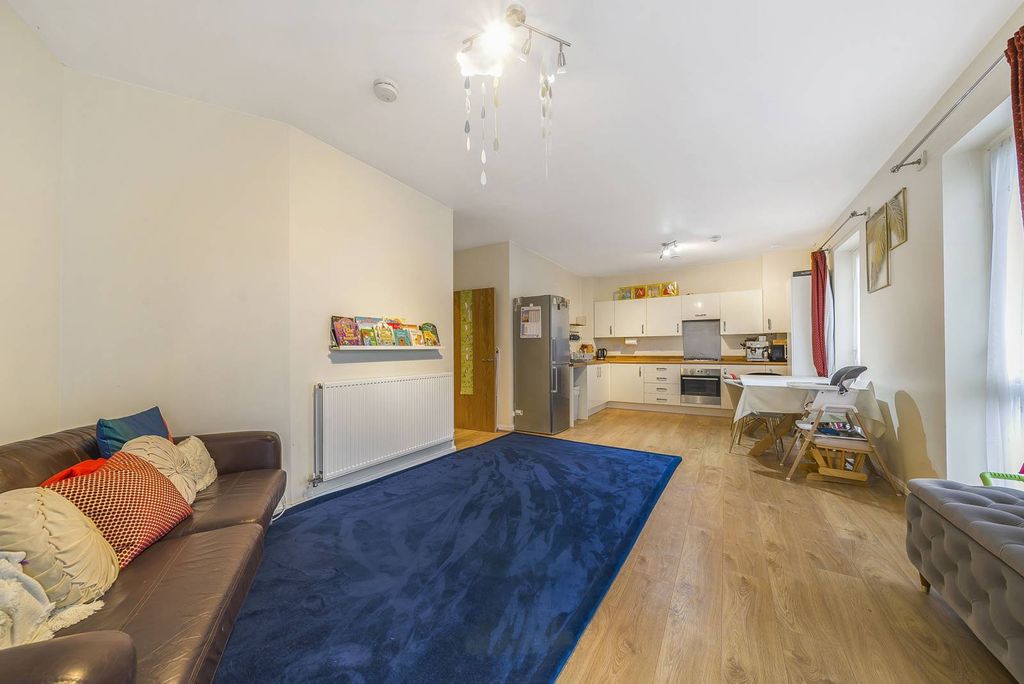 Property photo 3 of 10