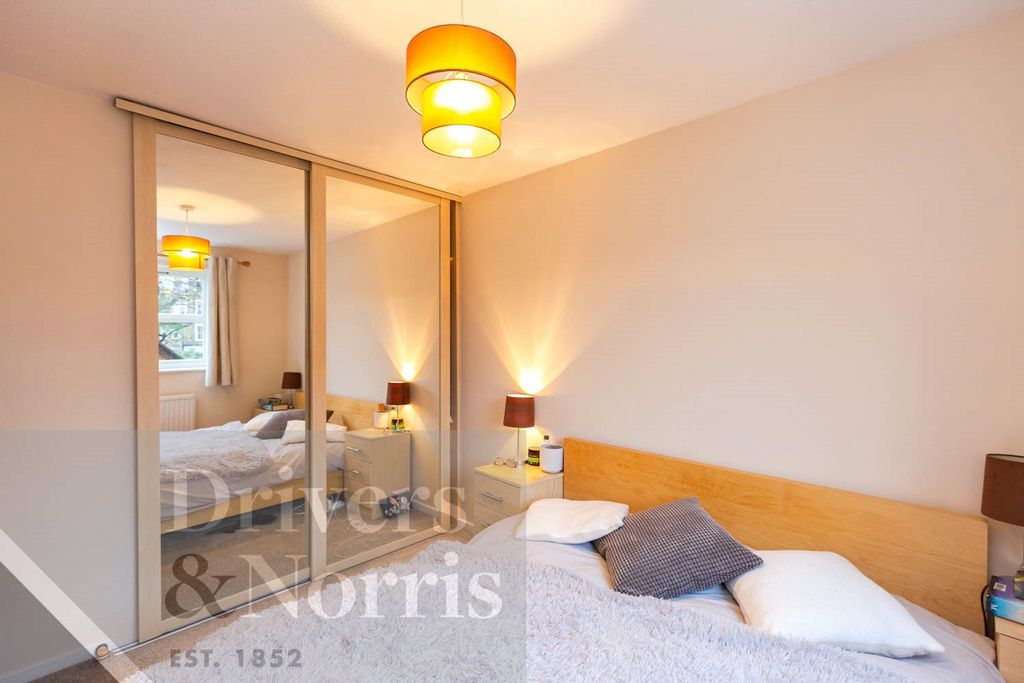 Property photo 3 of 8 Picture No. 16