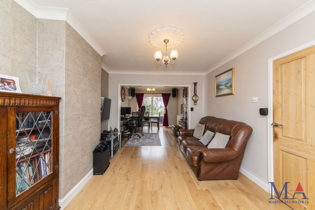 Property photo 3 of 26