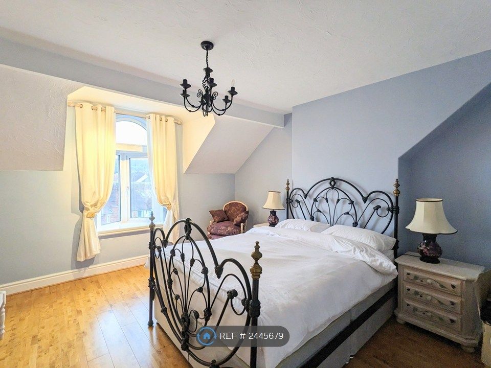 Property photo 3 of 20 Master Bedroom