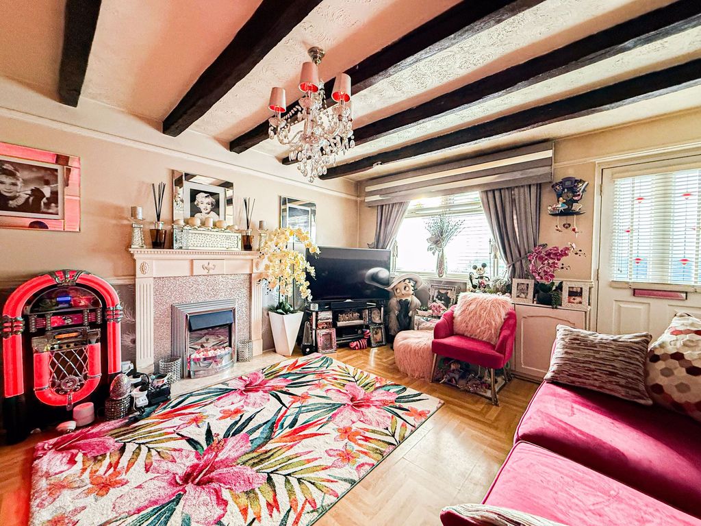 Property photo 2 of 8 Photo 8