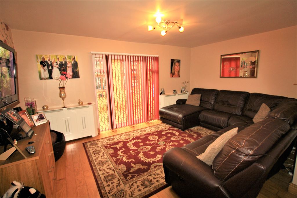 Property photo 3 of 12 Img_8993